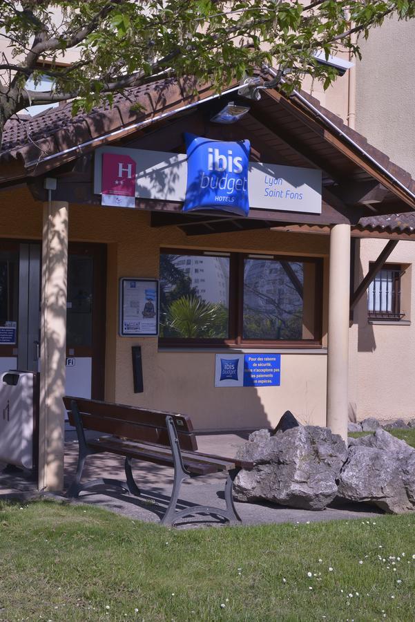 Hotel Ibis Budget Lyon Sud Saint-Fons A7 Bagian luar foto