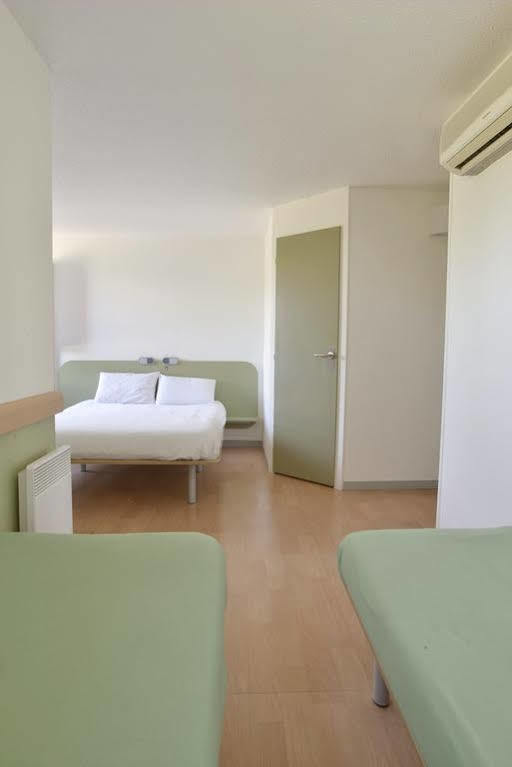 Hotel Ibis Budget Lyon Sud Saint-Fons A7 Bagian luar foto
