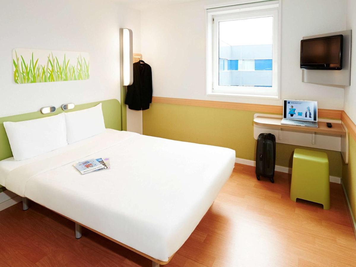 Hotel Ibis Budget Lyon Sud Saint-Fons A7 Bagian luar foto